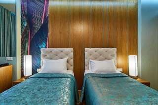 Отель Light Hotel Днепр Двухместный номер с 2 отдельными кроватями-7